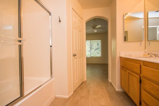 Building Photo - Beautiful 3 Bedroom Home in Rancho Carrillo!