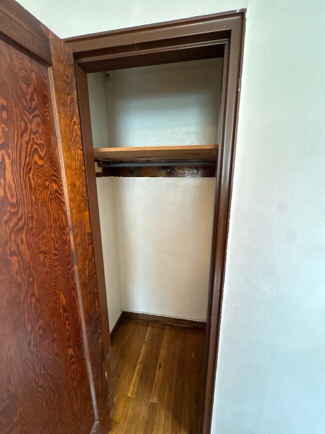 Building Photo - Charming 4 Bed 1.5 Bath house with BRAND NEW KITCHEN!!!