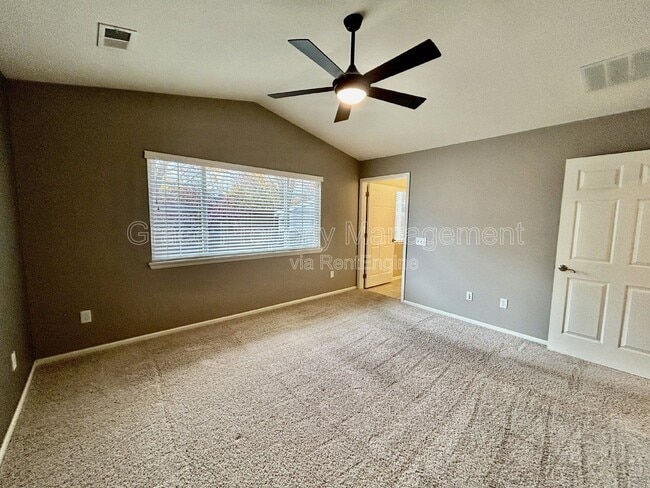 Building Photo - 479 Hayloft Way