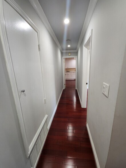Building Photo - 16331 Shamhart Dr