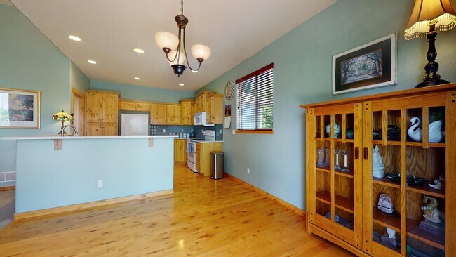 Building Photo - 2393 W 46th St