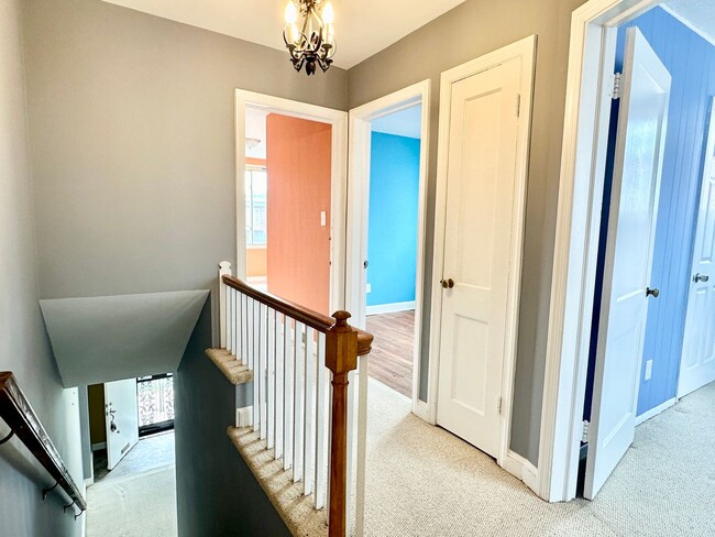 Building Photo - Charming 3-bedroom, 1.5-bathroom! Pets Wel...