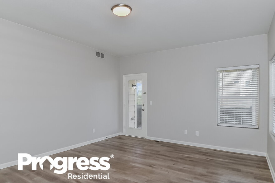 Building Photo - 2370 Spring Blossom Dr