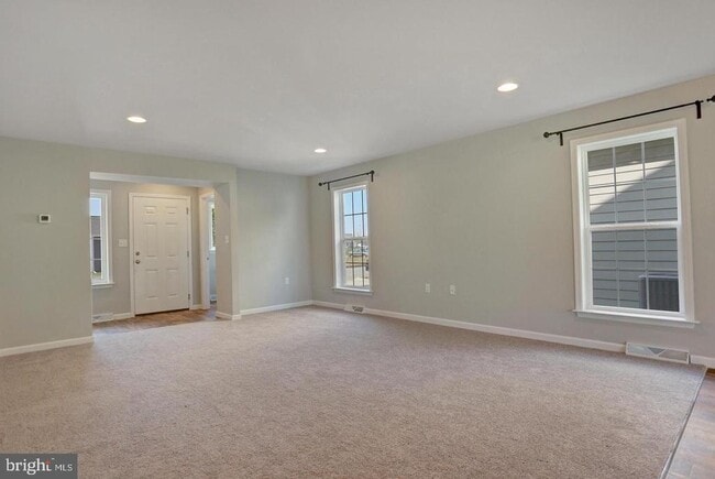 Building Photo - 90 Hoke Farm Way