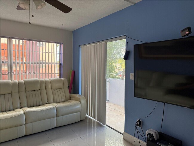 Building Photo - 495 NW 72nd Ave