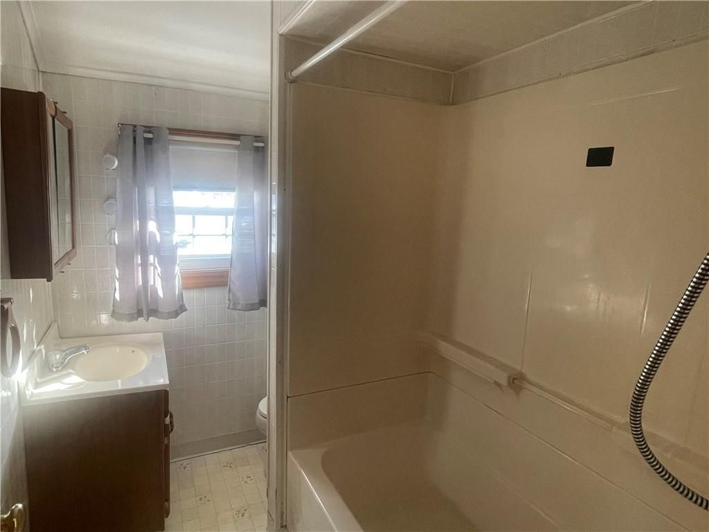 Building Photo - 83 Titus St