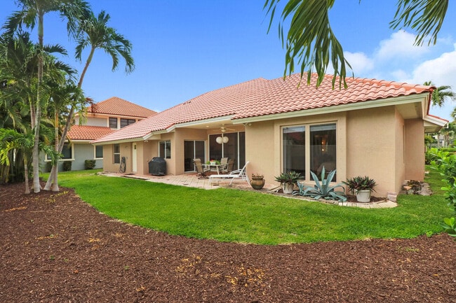 Building Photo - 1471 Vía Privada