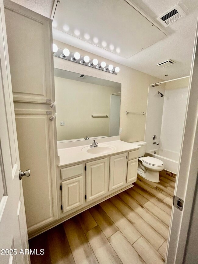 Building Photo - 16013 S Desert Foothills Pkwy