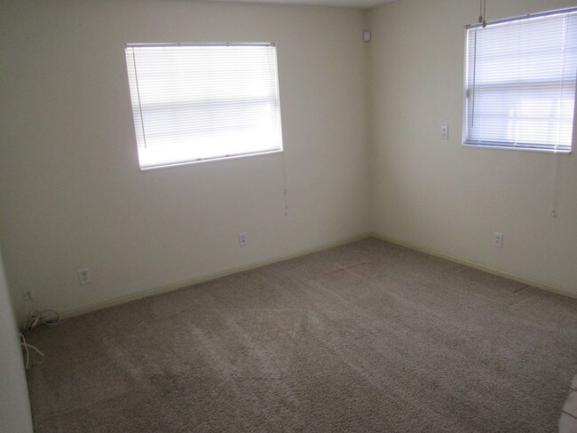 Br 2 - 700 31st Ave N