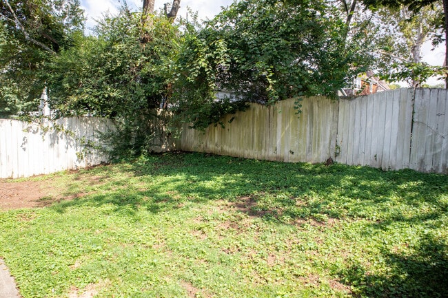 Building Photo - 136 Owsley Ave
