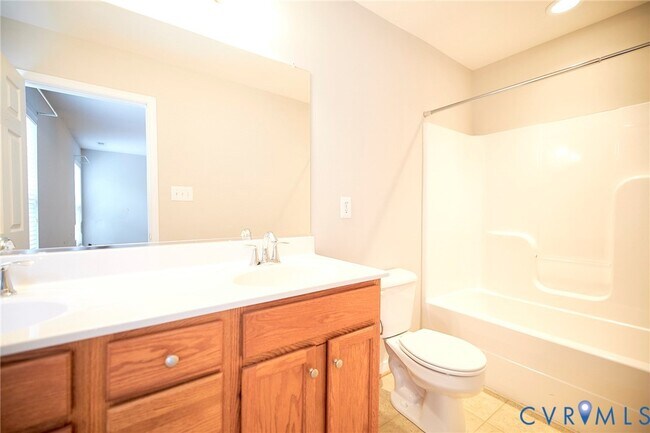 Building Photo - 315 Kingscote Ln