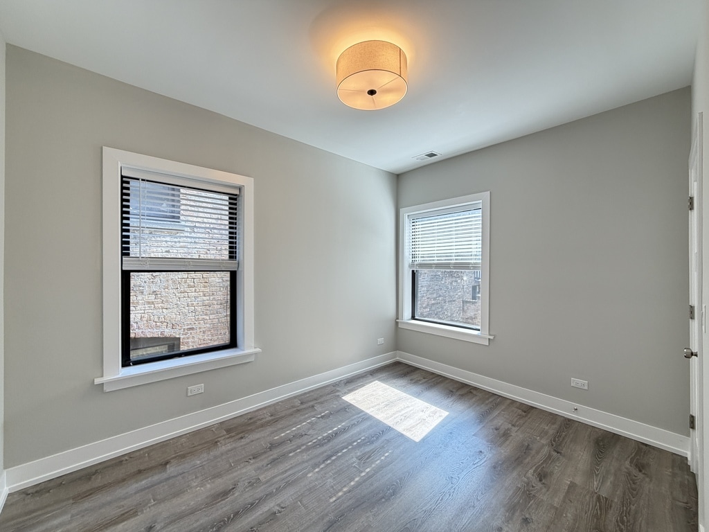 Building Photo - 1124 Maple Ave