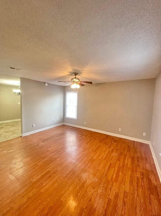 Building Photo - 101 Southridge Dr