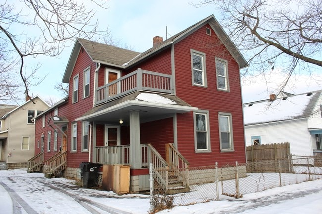 Primary Photo - 3064 Seymour Ave