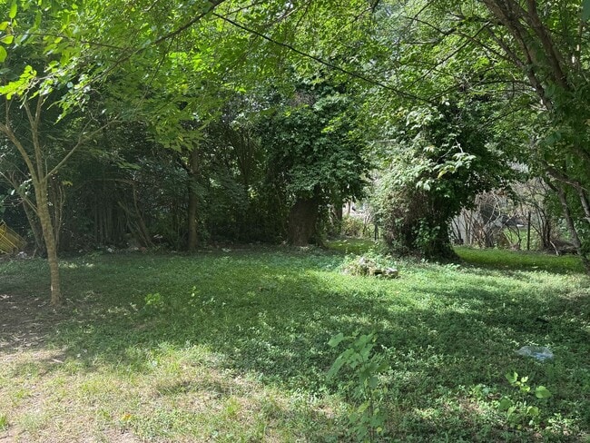 Building Photo - 10113 Duke Dr