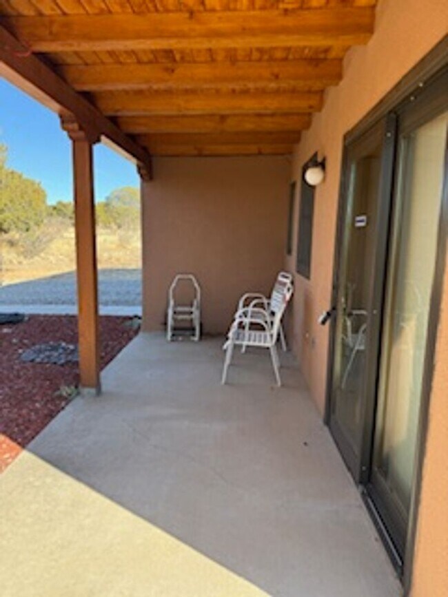 Building Photo - 5 Oriente Ct