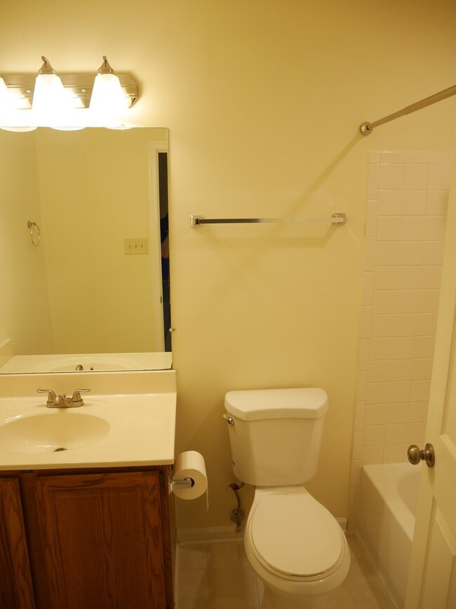 Building Photo - 3 Bedroom Townhouse- Owings Mills, MD