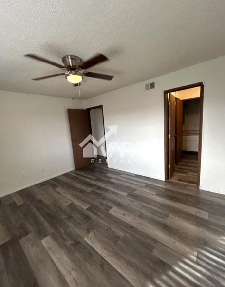 Building Photo - 6311 N Barcelona Ct