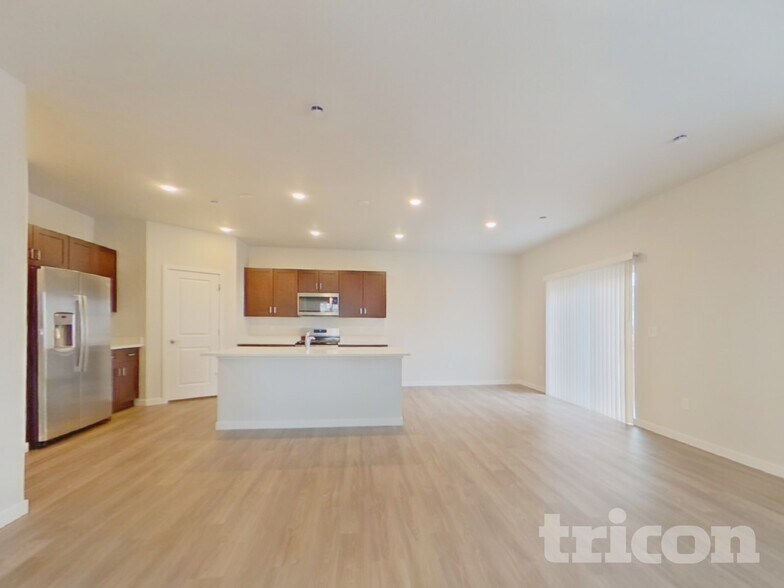 Building Photo - 2222 Flower Blossom Ave