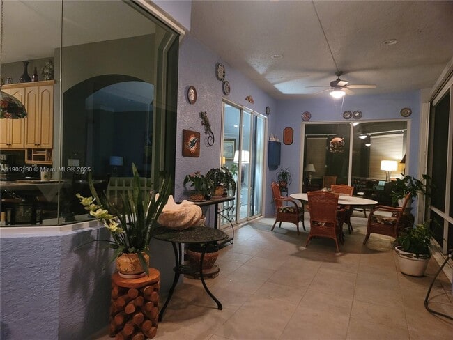 Building Photo - 365 NE Vanda Terrado