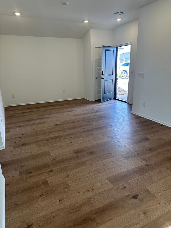 Building Photo - Brand New Two Bedroom | Two Bathroom Home in Purcell