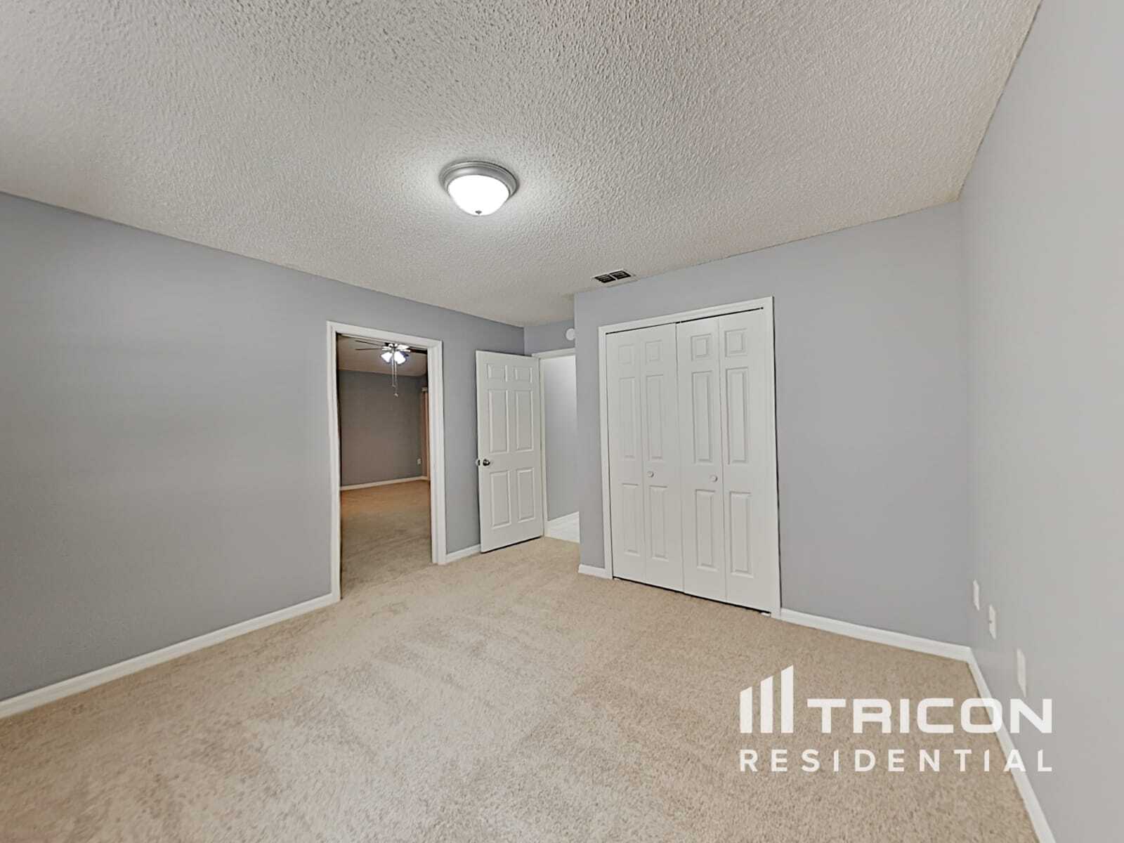 Building Photo - 949 Yellow Rose Dr