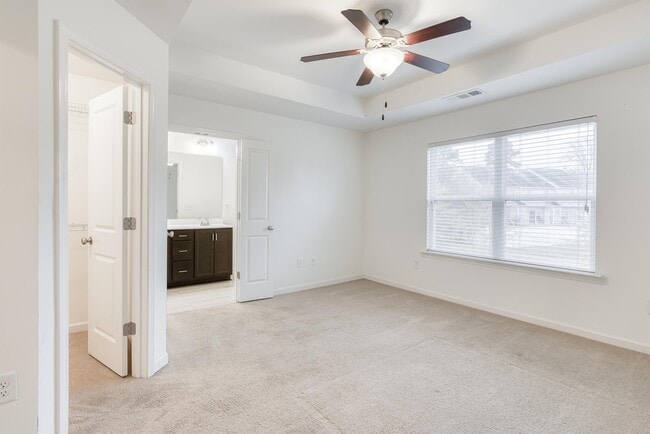 Building Photo - 5070 Longview Walk