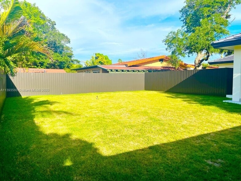 Building Photo - 6331 SW 23rd St