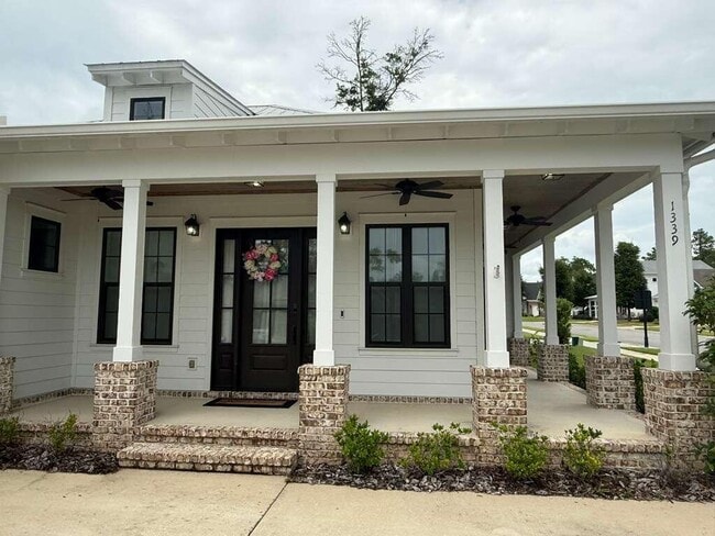 Building Photo - 1339 Verbena Pl