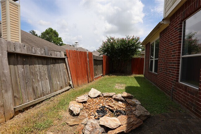 Building Photo - 17610 Blue Lilly Ln