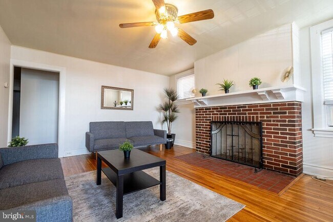 Building Photo - 315 Frederick St