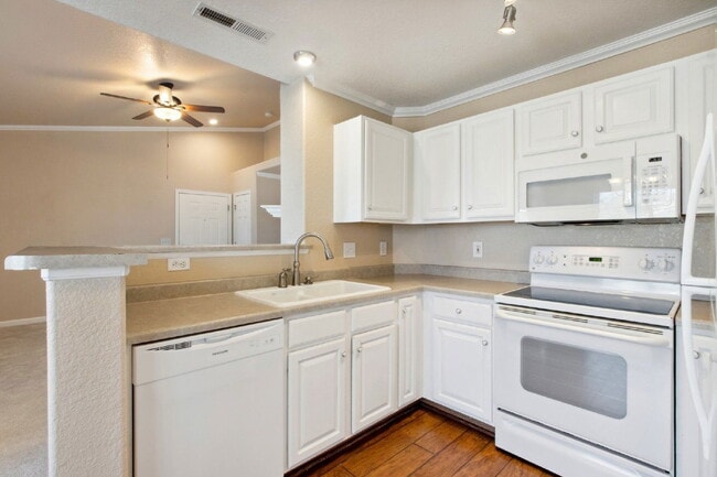 Building Photo - 7124 Ash Creek Heights