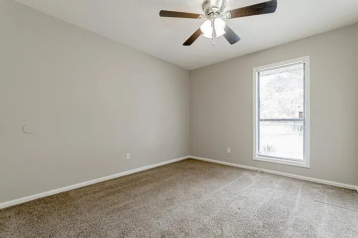 Building Photo - 141 Windmill Orchard Rd