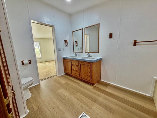 Building Photo - 831 Rolling Block Dr