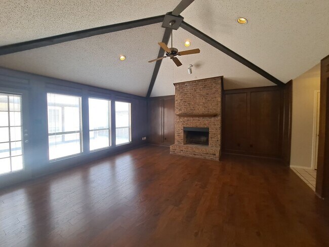 Building Photo - Amazing 3/2/2 in Bent Tree West Available ...