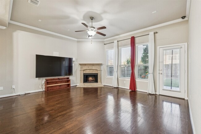 Building Photo - 5001 Bluewater Dr