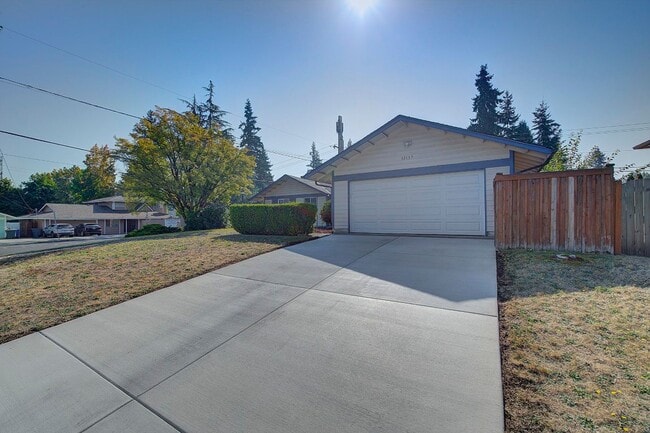 Building Photo - 3bd/1.5ba Bellevue Home
