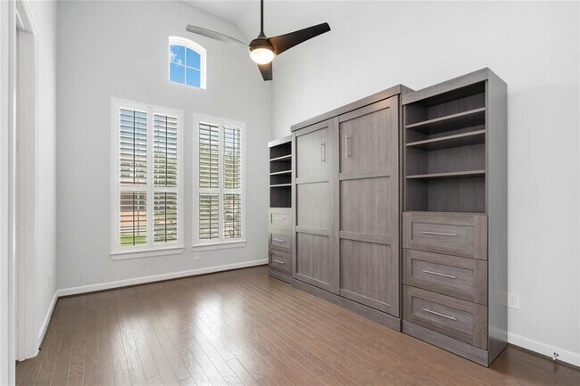 Building Photo - 1303 Gardenia Dr