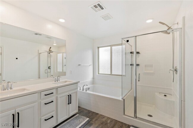 Building Photo - 976 Bluebell Brook St