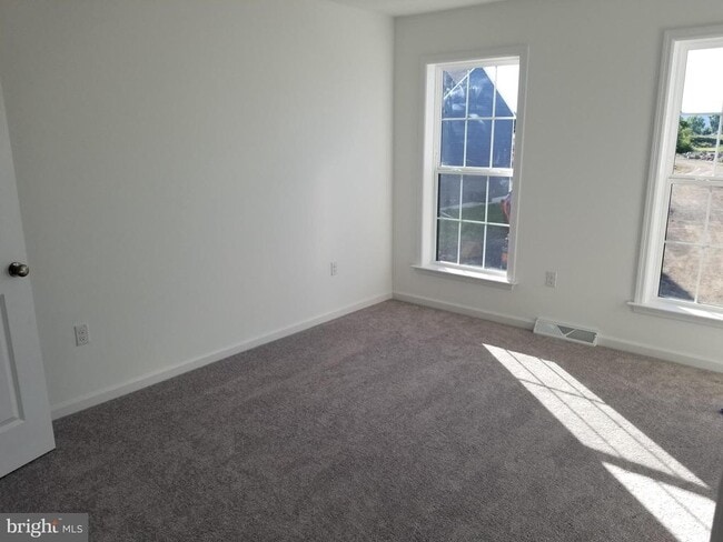 Building Photo - 207 Hoke Farm Way