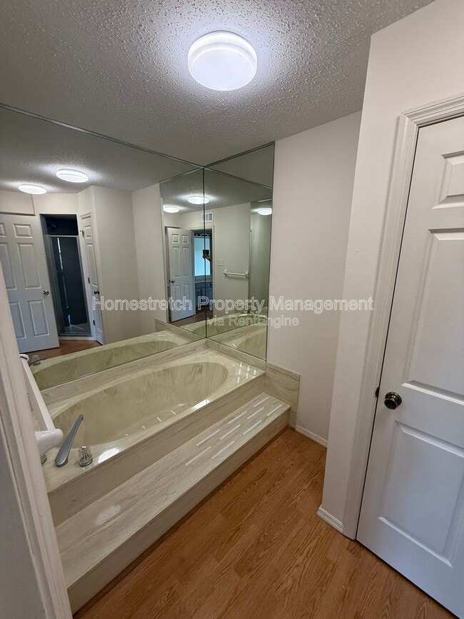 Building Photo - 1033 Wilton Royal Dr
