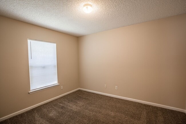 Building Photo - Great Rental in Litchfield at OakLeaf Plan...