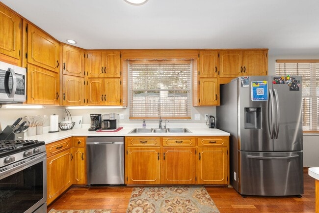 Building Photo - 2222 W University Ave