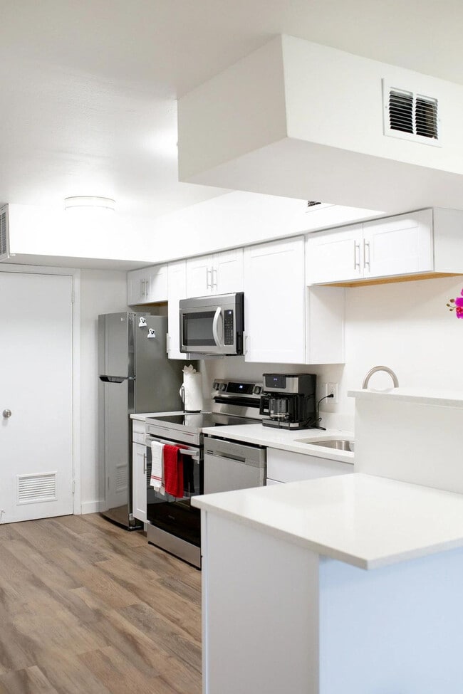 Building Photo - 619 Jack Stephens Dr