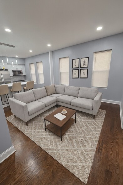 Primary Photo - 241 16th Ave