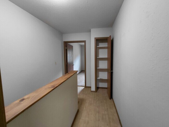 Building Photo - 24910 Scenic Dr