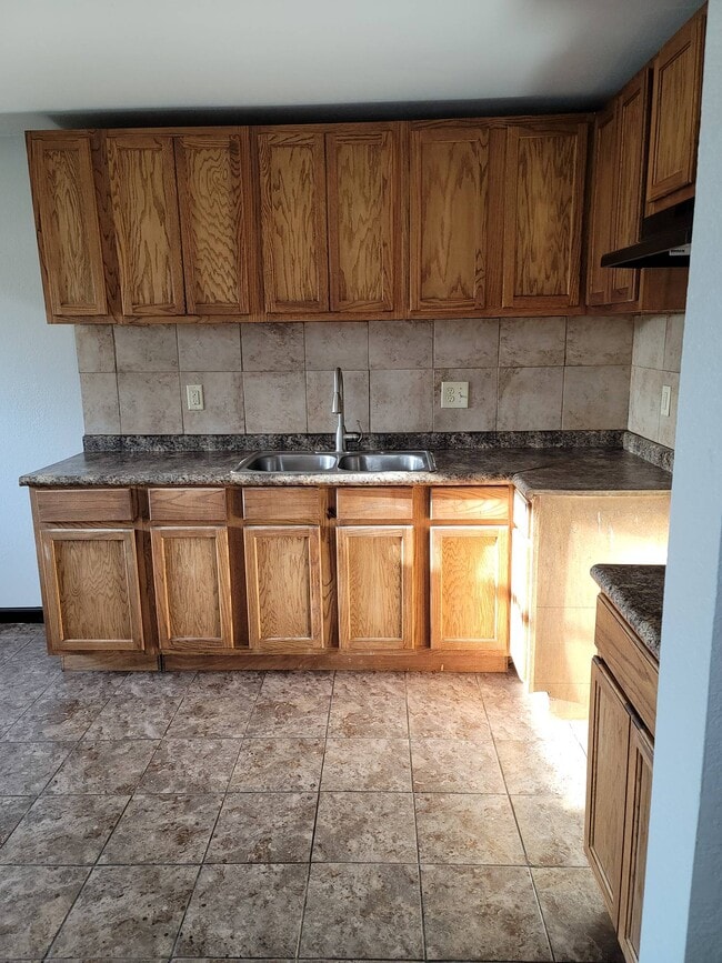 Building Photo - 1104 Bloomfield Dr