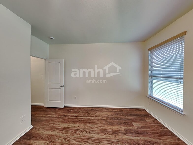 Building Photo - 14113 Silkwood Dr