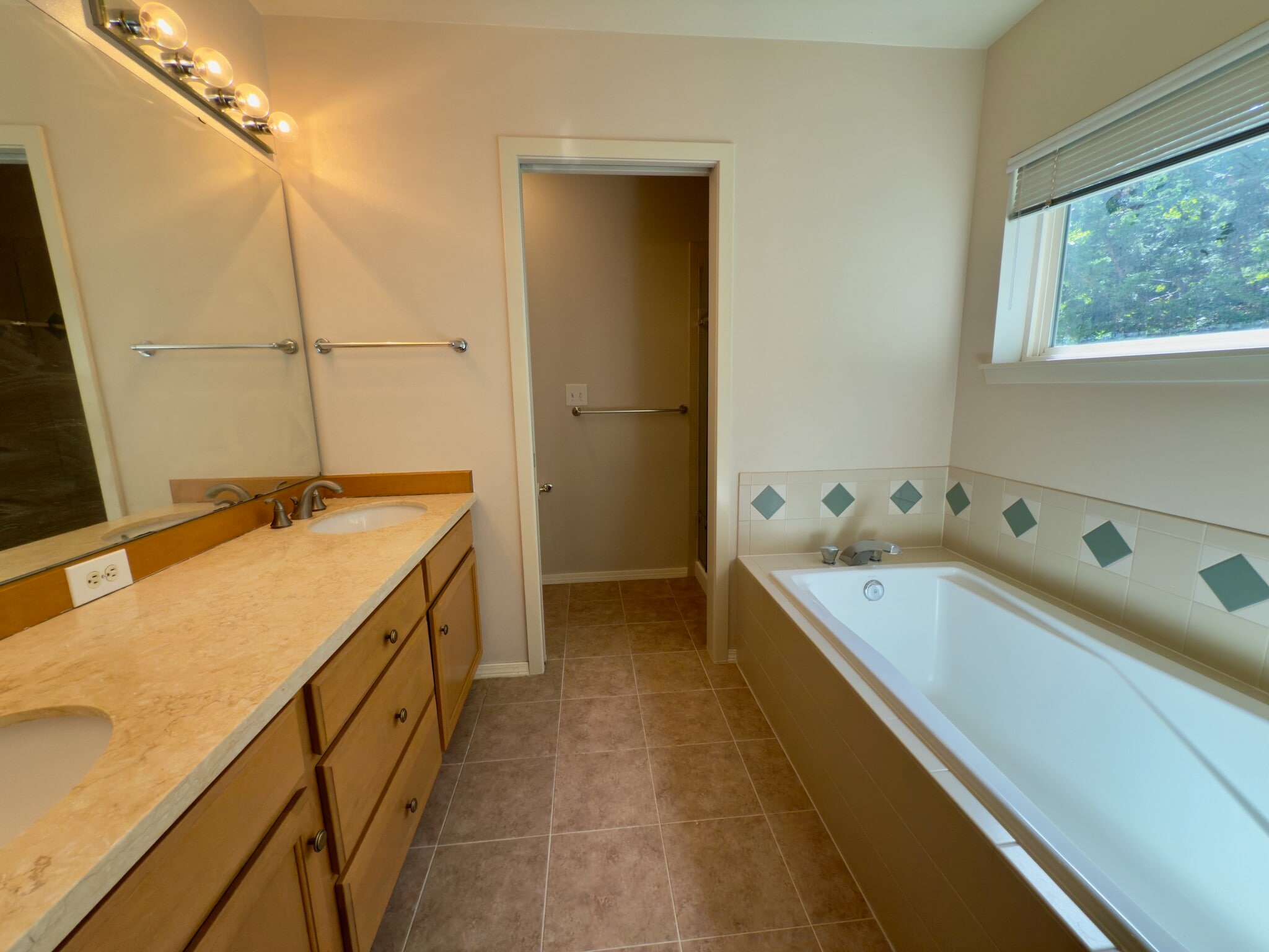 Building Photo - 15632 NE 92nd Way
