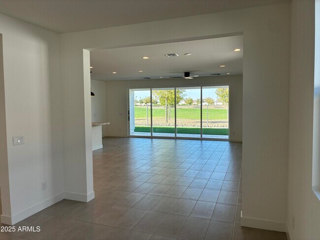 Building Photo - 17778 W Crawfordsville Dr